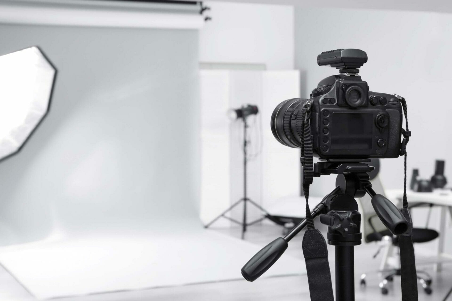 The use of high-quality product photography in Amazon product listings can draw in more buyers, drives conversions & increases satisfaction.